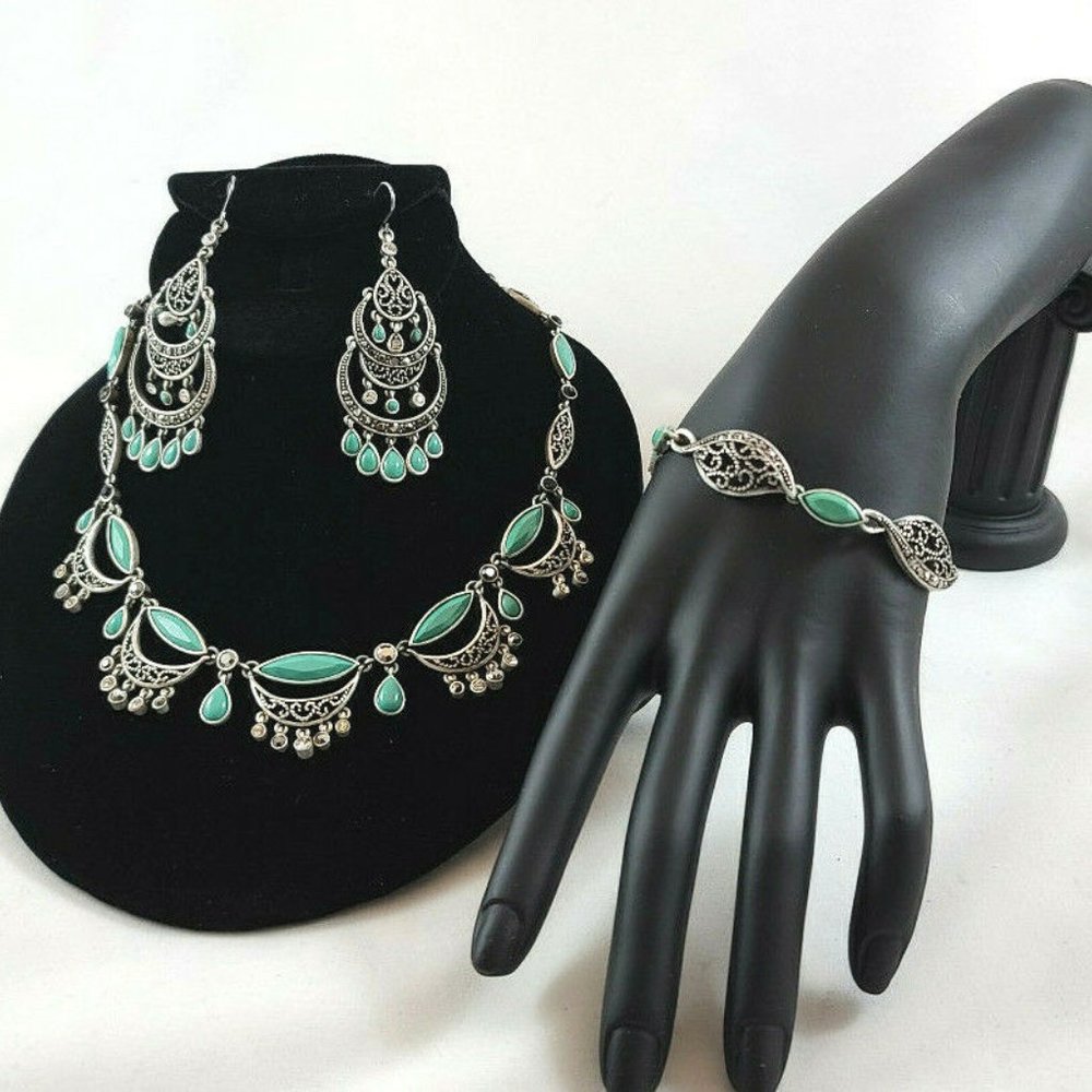 Vtg Pewter/SilverToneTurquoise Green Necklace, Dan